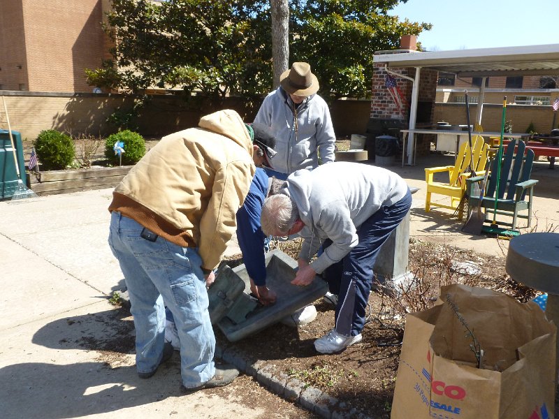 VA Garden March 2104 019